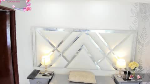 Selena reyess online show from 12-04-25, 12:14