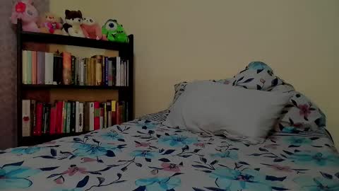 Snapshot of selene_hebe chatting on 04-25-26, 02:14 selene_hebe online show from 04-25-26, 02:14