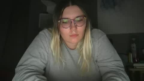 Selene online show from 09-17-25, 11:39