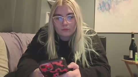 Selene online show from 03-19-26, 01:20