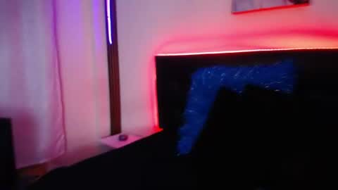 Snapshot of selenemore chatting on 07-11-26, 11:28 Selene online show from 07-11-26, 11:28