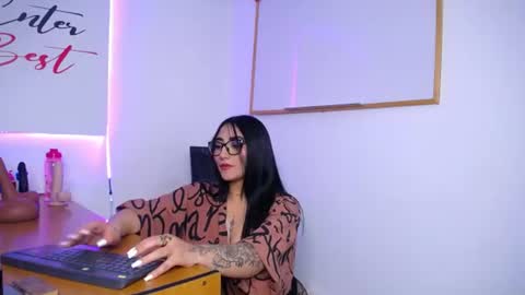 Snapshot of selenemore chatting on 07-18-26, 12:59 Selene online show from 07-18-26, 12:59