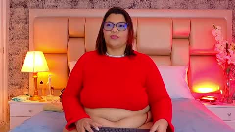 Snapshot of selennacooper chatting on 05-16-26, 11:53 Selenna Cooper online show from 05-16-26, 11:53
