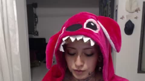 Snapshot of seley222 chatting on 06-19-26, 02:05 Ask me online show from 06-19-26, 02:05