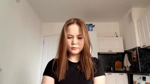 Snapshot of selmacalumag chatting on 06-21-26, 03:20 Lily online show from 06-21-26, 03:20