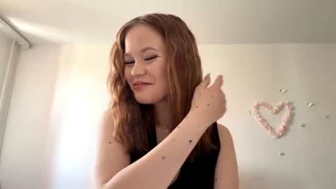 Snapshot of selmacalumag chatting on 06-26-26, 05:12 Lily online show from 06-26-26, 05:12