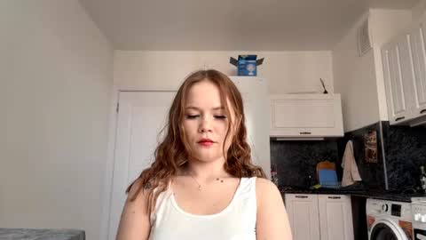 Snapshot of selmacalumag chatting on 06-28-26, 06:19 Lily online show from 06-28-26, 06:19