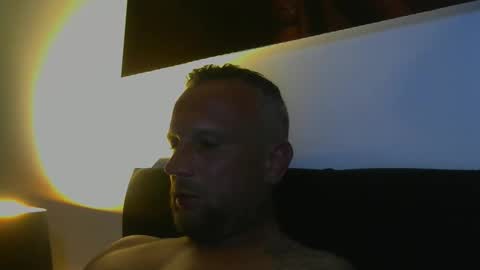 Snapshot of sence08 chatting on 09-18-25, 05:15 sence08 online show from 09-18-25, 05:15