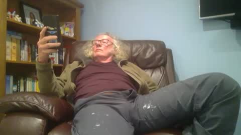 Snapshot of seniorfuntime1556 chatting on 01-28-25, 08:26 Summiteer online show from 01-28-25, 08:26