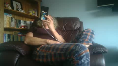 Snapshot of seniorfuntime1556 chatting on 01-29-25, 10:05 Summiteer online show from 01-29-25, 10:05