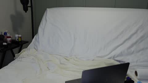 Snapshot of sensatyr chatting on 12-30-24, 06:27 Daddy Dave online show from 12-30-24, 06:27