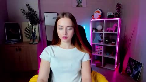 Snapshot of sensual_amy_ chatting on 02-19-26, 08:32 Emily online show from 02-19-26, 08:32