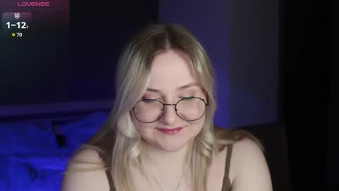 Snapshot of sensual_girrrl chatting on 04-17-26, 12:02 Ilona online show from 04-17-26, 12:02