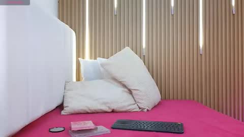 Sensual Kim77 online show from 03-15-26, 12:44