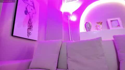 Snapshot of sensual_shanel chatting on 06-17-26, 02:14 sensual_shanel online show from 06-17-26, 02:14
