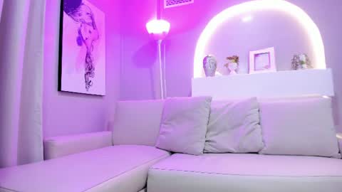 Snapshot of sensual_shanel chatting on 07-09-26, 02:15 sensual_shanel online show from 07-09-26, 02:15