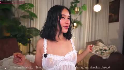 Snapshot of sensualcherry_ chatting on 09-12-25, 01:17 Maria- OF sensual bee online show from 09-12-25, 01:17