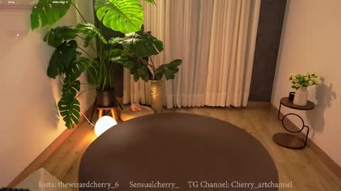 Maria- OF sensual bee online show from 05-19-26, 12:49