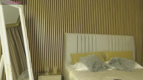 Hallie online show from 02-12-26, 06:58