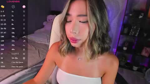Snapshot of sensualily chatting on 06-26-26, 03:16 Kiki online show from 06-26-26, 03:16