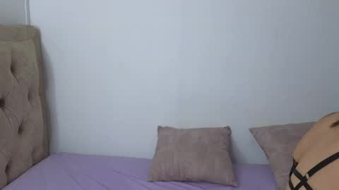Snapshot of serafina_ chatting on 06-02-26, 06:43 serafina_ online show from 06-02-26, 06:43