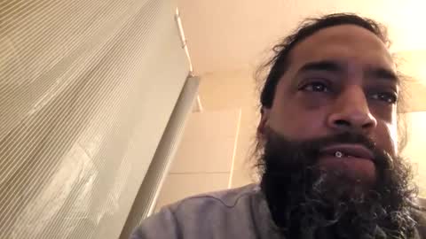 Snapshot of serani02 chatting on 02-10-26, 09:02 Serani online show from 02-10-26, 09:02