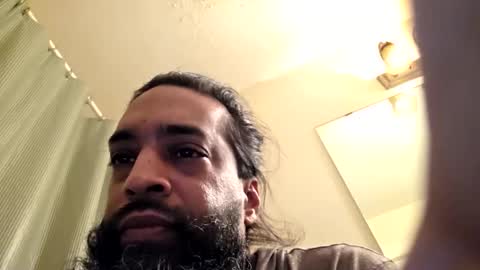 Snapshot of serani02 chatting on 02-18-26, 09:38 Serani online show from 02-18-26, 09:38