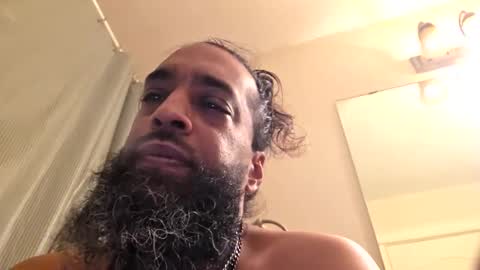 Snapshot of serani02 chatting on 03-28-26, 01:22 Serani online show from 03-28-26, 01:22