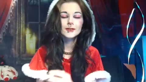Snapshot of seraphinmunster chatting on 12-19-24, 07:07 Seraphin Munster online show from 12-19-24, 07:07