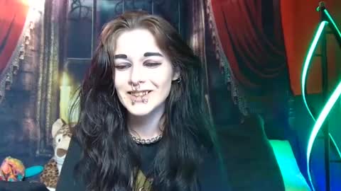 Snapshot of seraphinmunster chatting on 01-28-25, 05:56 Seraphin Munster online show from 01-28-25, 05:56