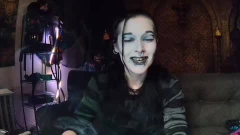 Snapshot of seraphinmunster chatting on 09-19-25, 06:30 Seraphin Munster online show from 09-19-25, 06:30