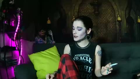 Snapshot of seraphinmunster chatting on 10-25-25, 10:04 Seraphin Munster online show from 10-25-25, 10:04