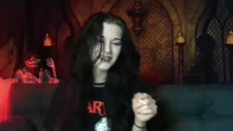 Snapshot of seraphinmunster chatting on 11-01-25, 10:56 Seraphin Munster online show from 11-01-25, 10:56