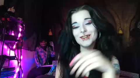 Snapshot of seraphinmunster chatting on 11-04-25, 07:02 Seraphin Munster online show from 11-04-25, 07:02