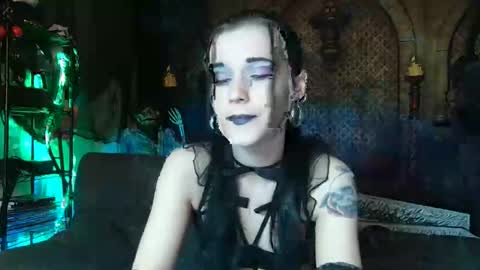 Snapshot of seraphinmunster chatting on 11-12-25, 06:08 Seraphin Munster online show from 11-12-25, 06:08