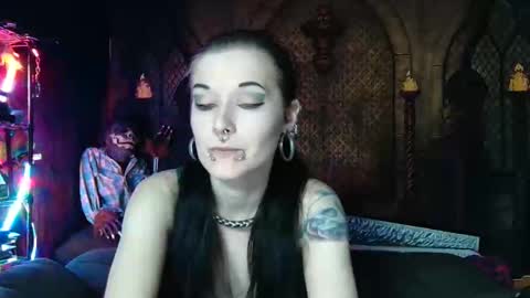 Snapshot of seraphinmunster chatting on 11-22-25, 10:42 Seraphin Munster online show from 11-22-25, 10:42