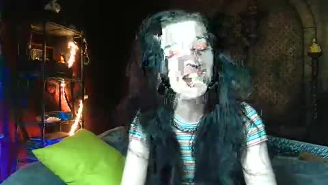 Snapshot of seraphinmunster chatting on 12-19-25, 11:12 Seraphin Munster online show from 12-19-25, 11:12