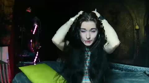 Snapshot of seraphinmunster chatting on 01-07-26, 06:43 Seraphin Munster online show from 01-07-26, 06:43