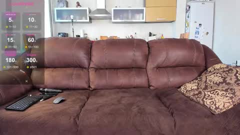 Snapshot of serdron_ chatting on 02-04-26, 03:23 Alisha Kevin online show from 02-04-26, 03:23