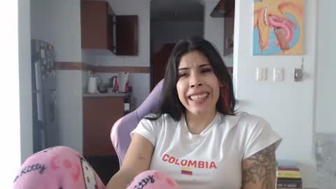 sararoussee online show from 06-24-26, 06:07