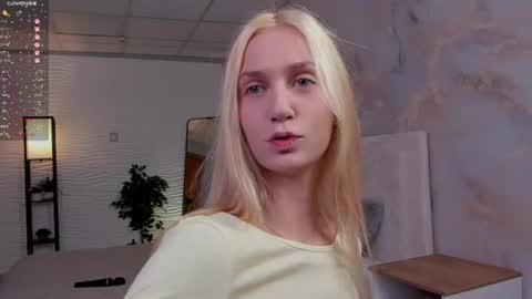Snapshot of serenastile chatting on 07-01-26, 10:17 SerenaStile online show from 07-01-26, 10:17