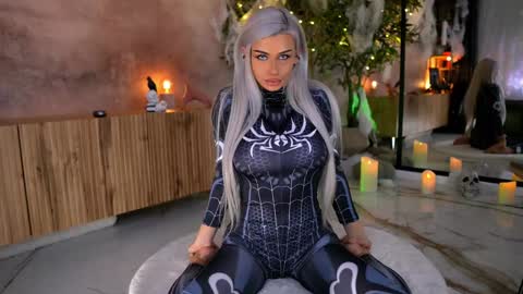 Serene Sophiex online show from 10-31-25, 09:38