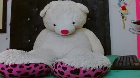 Snapshot of serenityroche chatting on 09-08-25, 08:08 serenityroche online show from 09-08-25, 08:08