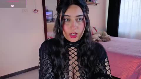 Snapshot of serenna_se chatting on 04-28-26, 08:47 Serenna Cruz online show from 04-28-26, 08:47