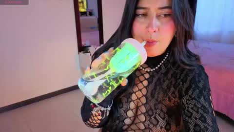 Snapshot of serenna_se chatting on 05-22-26, 09:20 Serenna Cruz online show from 05-22-26, 09:20
