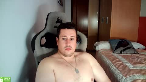 Snapshot of sergio95n chatting on 10-07-25, 02:14 Pollos online show from 10-07-25, 02:14