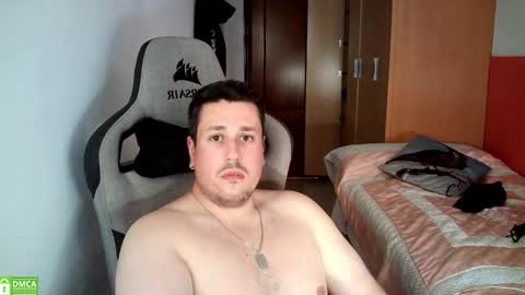 Snapshot of sergio95n chatting on 10-10-25, 03:22 Pollos online show from 10-10-25, 03:22