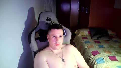 Snapshot of sergio95n chatting on 03-08-26, 12:52 Pollos online show from 03-08-26, 12:52