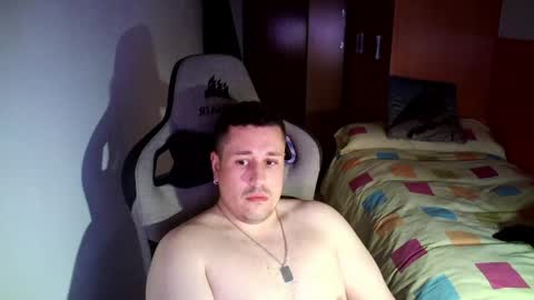 Snapshot of sergio95n chatting on 03-12-26, 05:41 Pollos online show from 03-12-26, 05:41