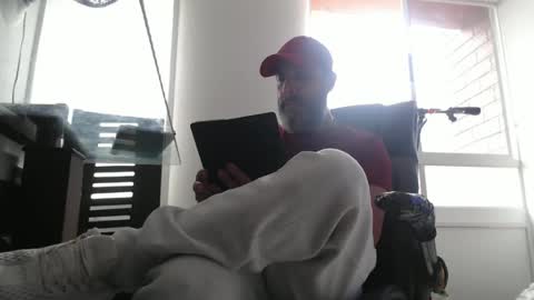 hetero serio discreto online show from 01-10-26, 08:32